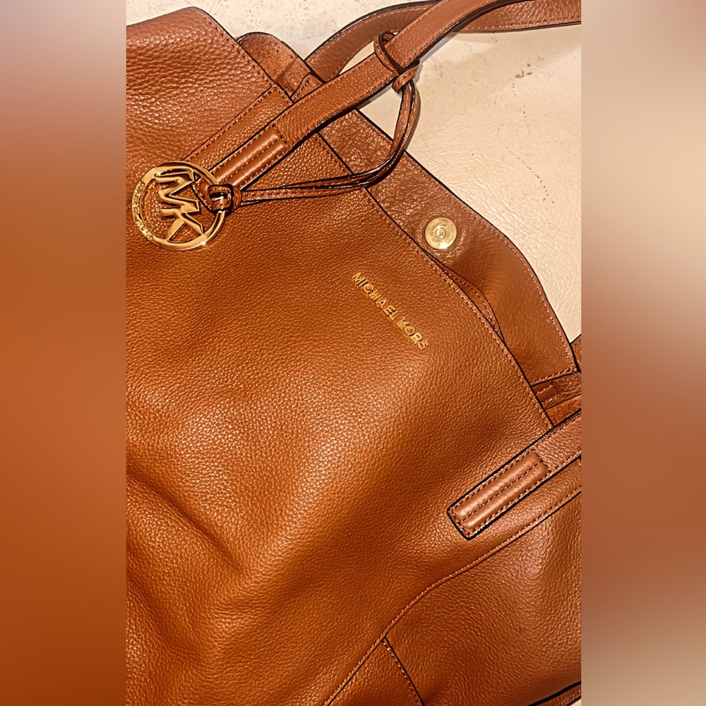 Michael Kors Genuine Leather Large Slouch Bag 💼
